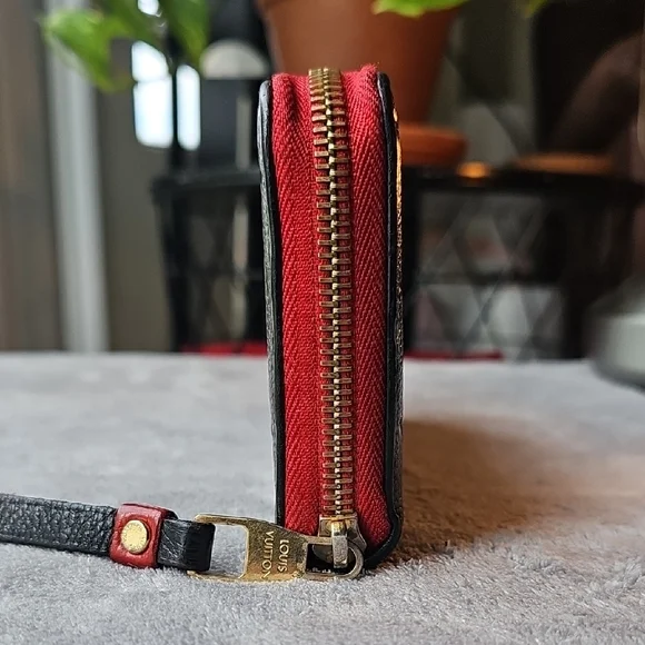 Limited Edition Louis Vuitton Black Leather Monogram Long Wallet - Picture 8 of 15